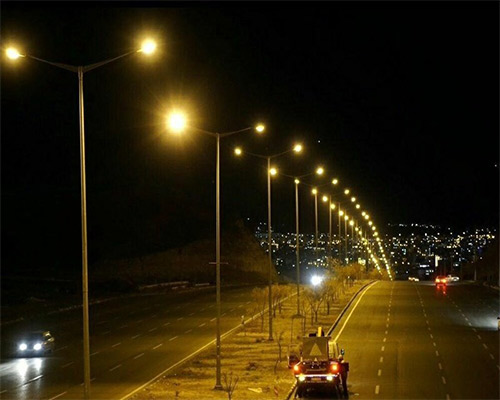 تولید کننده انواع پایه چراغ خیابانی